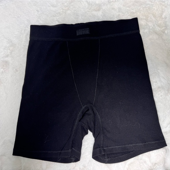 SKIMS Women’s Black Cotton Boxers, Medium - Picture 2 of 5